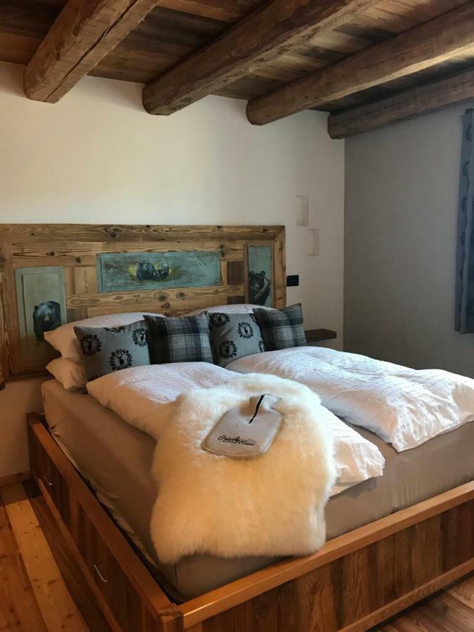 Bed and Breakfast Grizzly Haus & Frosch Restaurant - Teritoria Varena Exteriér fotografie